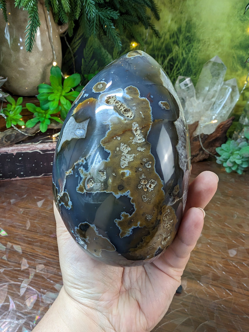 Chalcedony Geode Egg with Agate