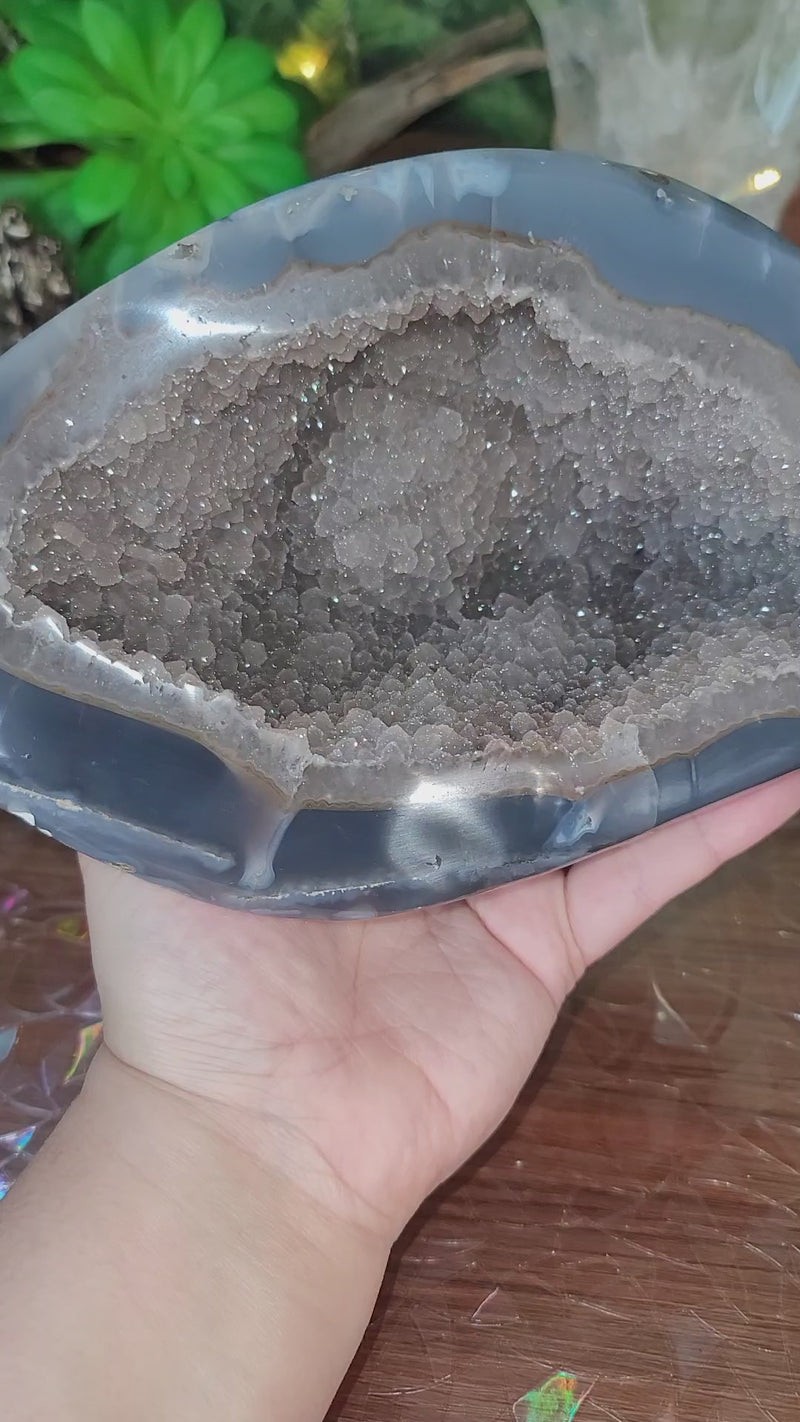 STUNNING Sugar Druzy Geode