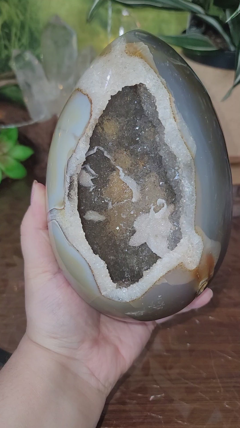 Agate & Quartz Geode Egg